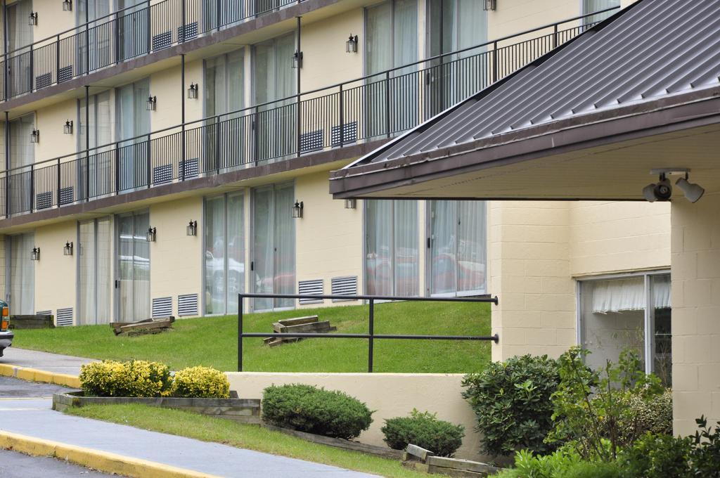 Best Western Niantic - New London, Mystic Area エクステリア 写真