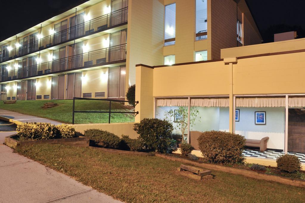 Best Western Niantic - New London, Mystic Area エクステリア 写真